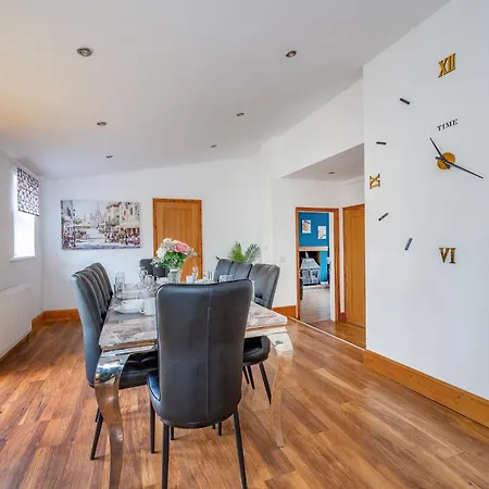 Homestay szállás *rc98bl* For Your Relaxed & Cosy + Free Parking + Free Fast Wifi * Leeds