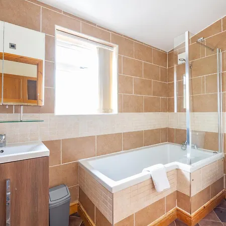 *rc98bl* For Your Relaxed & Cosy + Free Parking + Free Fast Wifi * Homestay