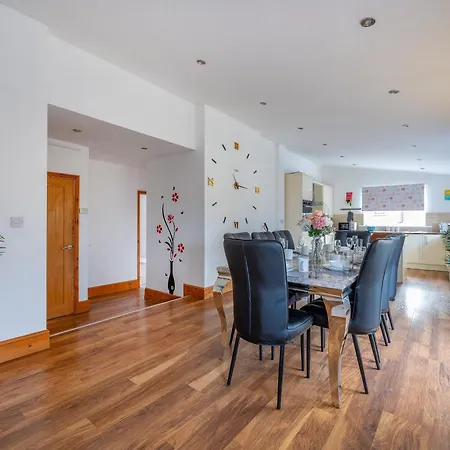 *rc98bl* For Your Relaxed & Cosy + Free Parking + Free Fast Wifi * * Leeds (West Yorkshire)